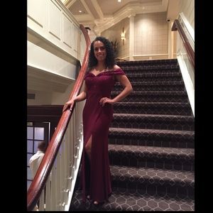 Wine off-the-shoulders Dress